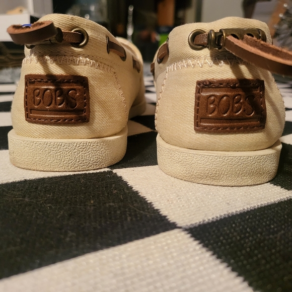 Bob's Chill Luxe Memory Foam Cinch Collared Flat sz 8 Wmns in Natural - Picture 4 of 7